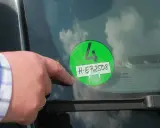 Naklejka ekologiczna Niemcy: Gdzie kupić i jak uniknąć mandatu?
