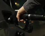 Emisja CO2: Samolot czy samochód? Zaskakujące fakty!