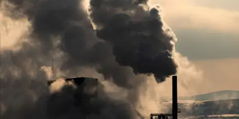 Miliardy za CO2: Jak EU ETS uderza w Polskę i Twój rachunek?