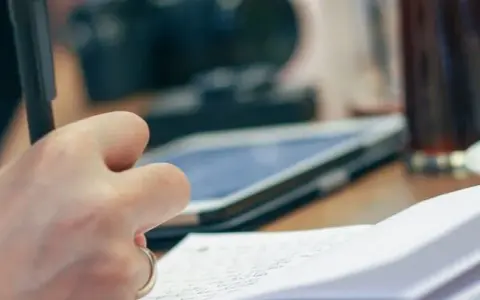 Grant OZE z BGK: Wniosek krok po kroku. Uniknij błędów, zdobądź środki!