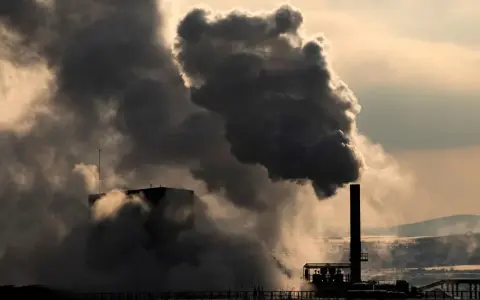 Miliardy za CO2: Jak EU ETS uderza w Polskę i Twój rachunek?