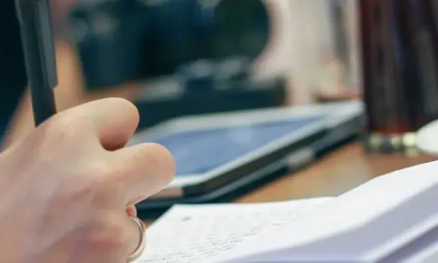 Grant OZE z BGK: Wniosek krok po kroku. Uniknij błędów, zdobądź środki!